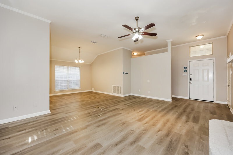 2,110/Mo, 3805 Ashley Ln Fort Worth, TX 76123 Living Room View 2