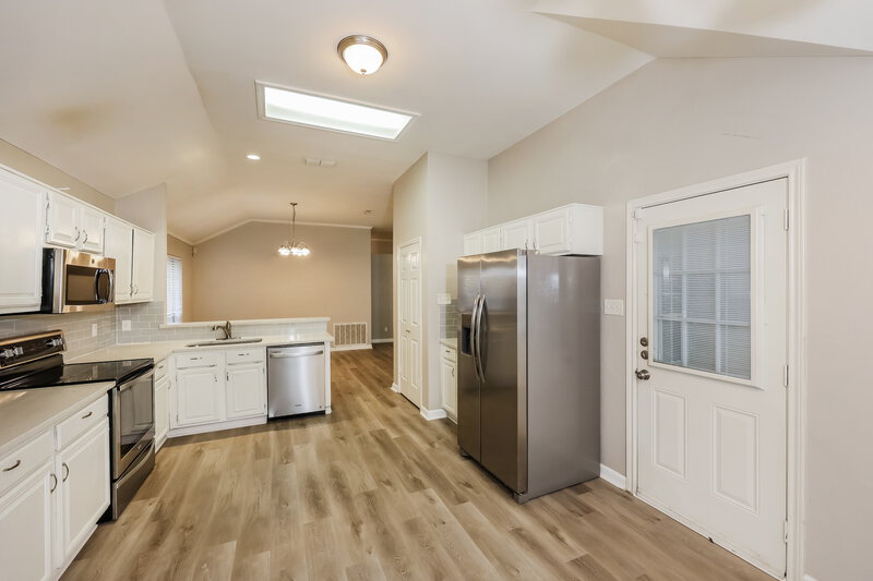 2,110/Mo, 3805 Ashley Ln Fort Worth, TX 76123 Kitchen View