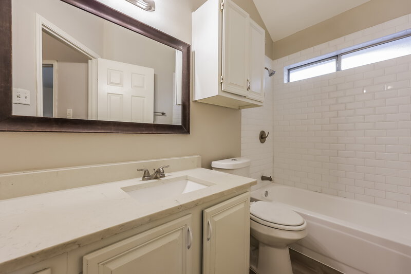 2,110/Mo, 3805 Ashley Ln Fort Worth, TX 76123 Bathroom View