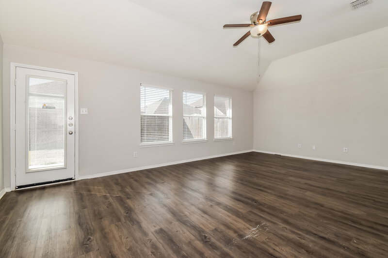 1,840/Mo, 910 Bowie Dr Lavon, TX 75166 Living Room View