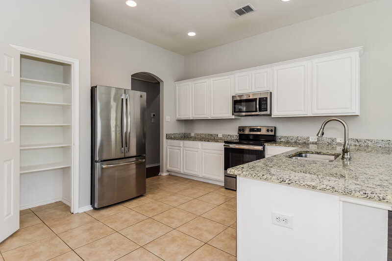 1,840/Mo, 910 Bowie Dr Lavon, TX 75166 Kitchen View