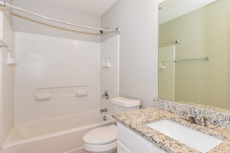 1,840/Mo, 910 Bowie Dr Lavon, TX 75166 Bathroom View