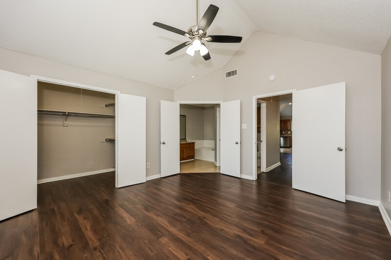 2,245/Mo, 1115 Colbert Lane Duncanville, TX 75137 Main Bedroom View 2