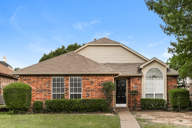2,230/Mo, 4326 Walsh Grand Prairie, TX 75052 External View