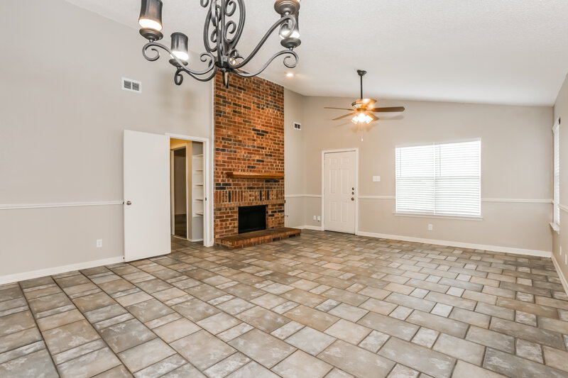 2,230/Mo, 4326 Walsh Grand Prairie, TX 75052 Living Room View