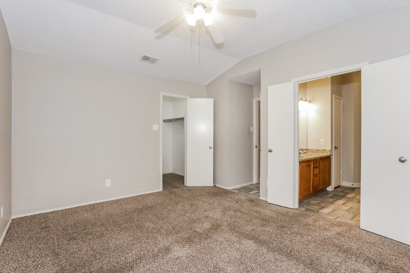 2,230/Mo, 4326 Walsh Grand Prairie, TX 75052 Main Bedroom View 2