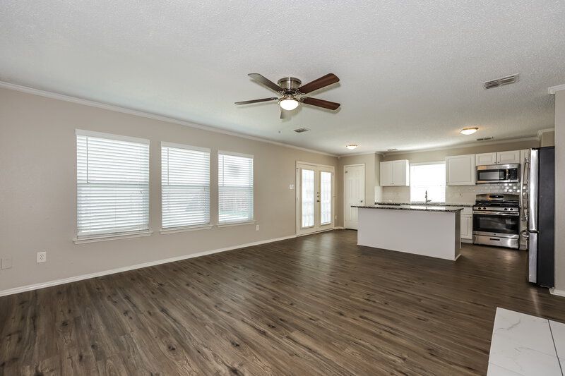 2,735/Mo, 7316 Moon Ridge Court Fort Worth, TX 76133 Family Room View 2