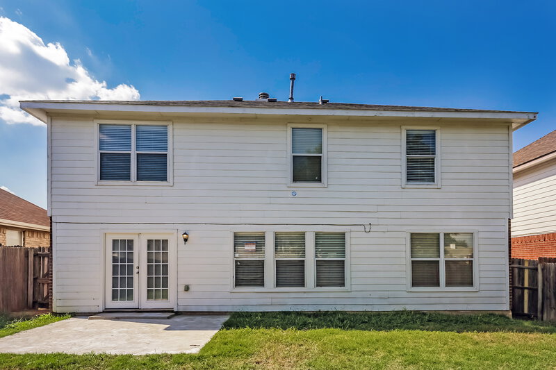2,735/Mo, 7316 Moon Ridge Court Fort Worth, TX 76133 Rear View