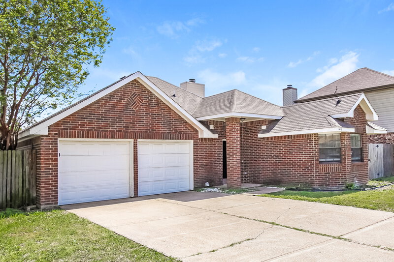 2,235/Mo, 1418 Ardmore Dr Arlington, TX 76018 Front View
