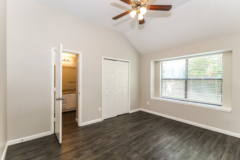 2,235/Mo, 1418 Ardmore Dr Arlington, TX 76018 Main Bedroom View 2