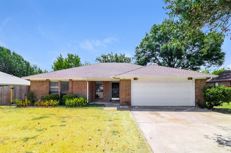 1,950/Mo, 721 Owens Drive Crowley, TX 76036 External View