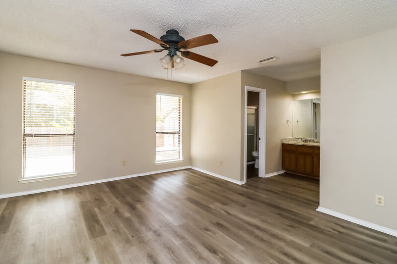 1,950/Mo, 721 Owens Drive Crowley, TX 76036 Main Bedroom View