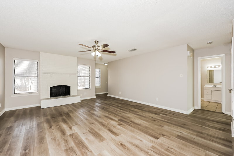 1,905/Mo, 3713 Longstraw Drive Fort Worth, TX 76137 Living Room View 3