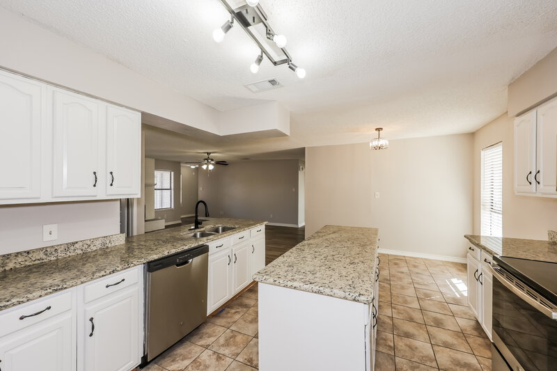 1,905/Mo, 3713 Longstraw Drive Fort Worth, TX 76137 Kitchen View 2