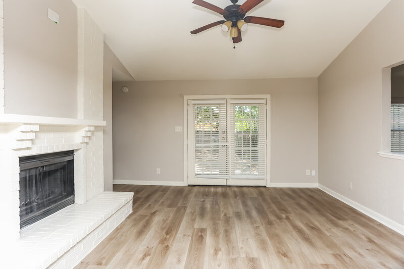 2,205/Mo, 458 Rainier Drive Cedar Hill, TX 75104 Living Room View