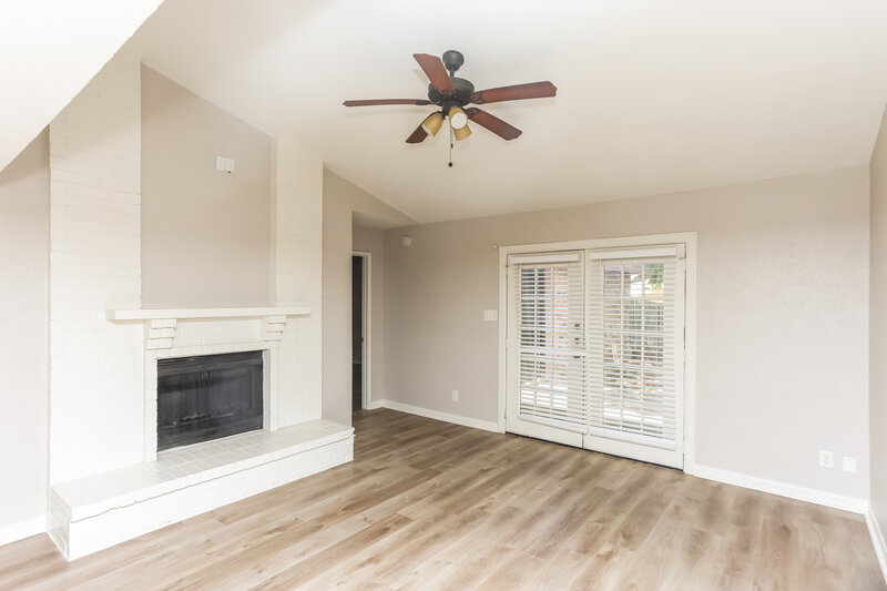 2,205/Mo, 458 Rainier Drive Cedar Hill, TX 75104 Living Room View 2