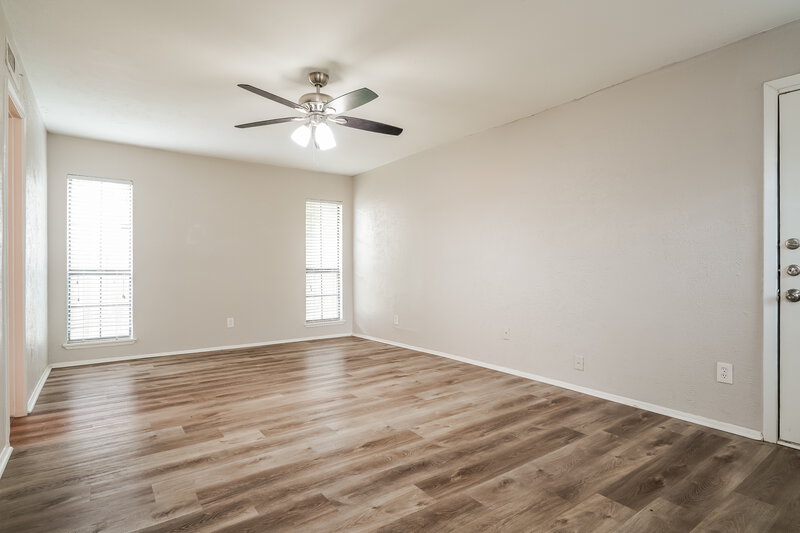 2,180/Mo, 458 Rainier Street Cedar Hill, TX 75104 Main Bedroom View