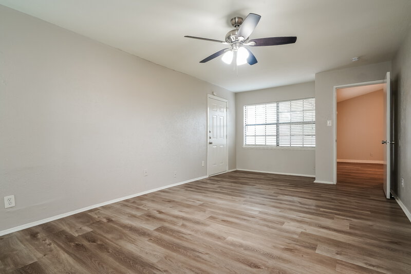 2,180/Mo, 458 Rainier Street Cedar Hill, TX 75104 Main Bedroom View 2