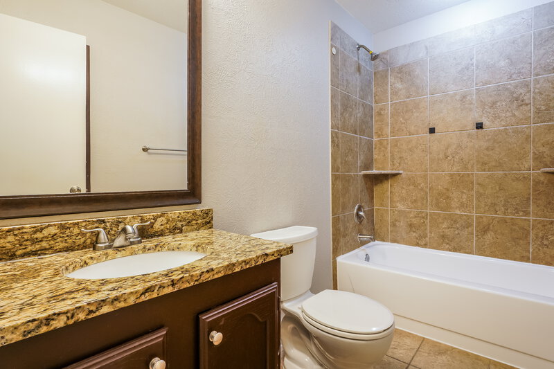 2,180/Mo, 458 Rainier Street Cedar Hill, TX 75104 Bathroom View