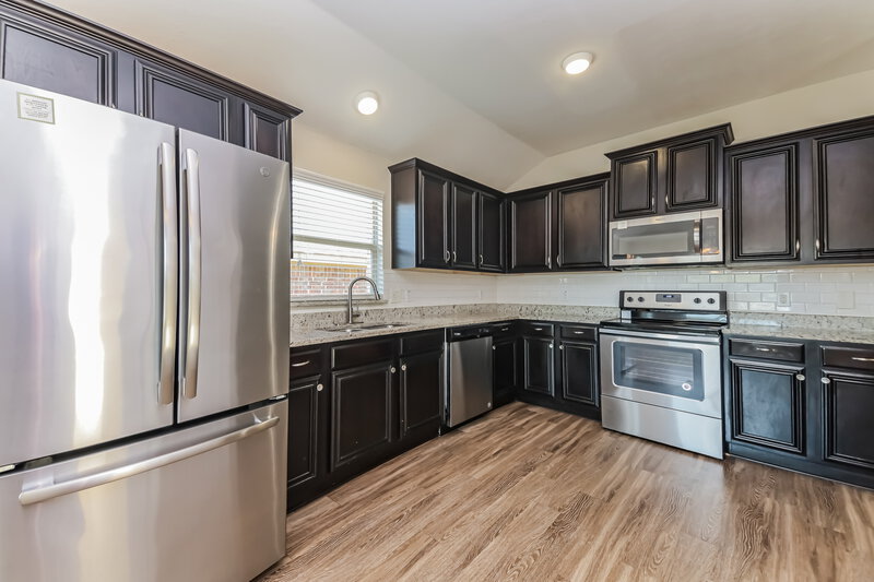 2,400/Mo, 14108 Pioneer Bluffs Road Balch Springs, TX 75181 Kitchen View 2