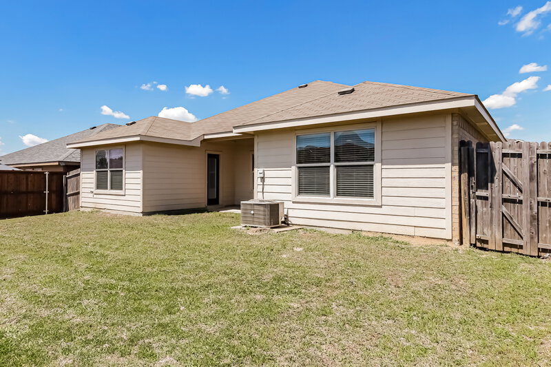 2,400/Mo, 14108 Pioneer Bluffs Road Balch Springs, TX 75181 Rear View 2
