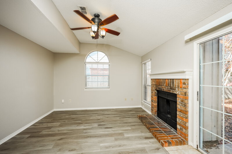 2,445/Mo, 2317 Cromwell Drive Arlington, TX 76018 Living Room View