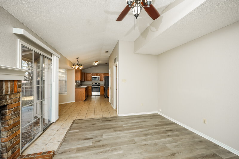 2,445/Mo, 2317 Cromwell Drive Arlington, TX 76018 Living Room View 2