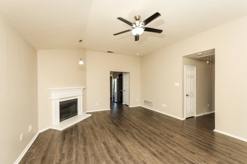 1,955/Mo, 2841 Saint Croix Ave Lancaster, TX 75146 Living Room View 2