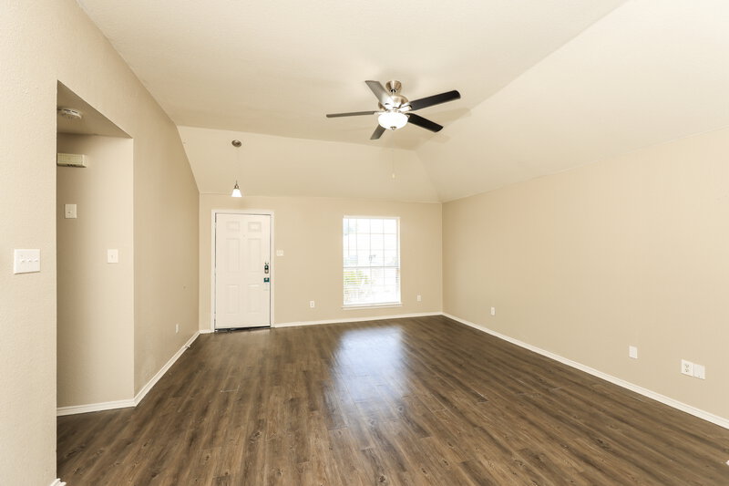 1,955/Mo, 2841 Saint Croix Ave Lancaster, TX 75146 Living Room View 3