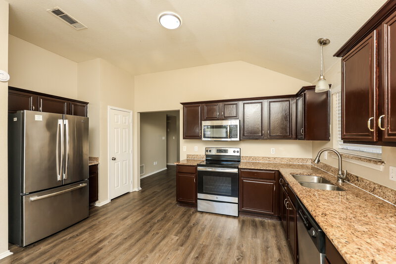 1,955/Mo, 2841 Saint Croix Ave Lancaster, TX 75146 Kitchen View 3