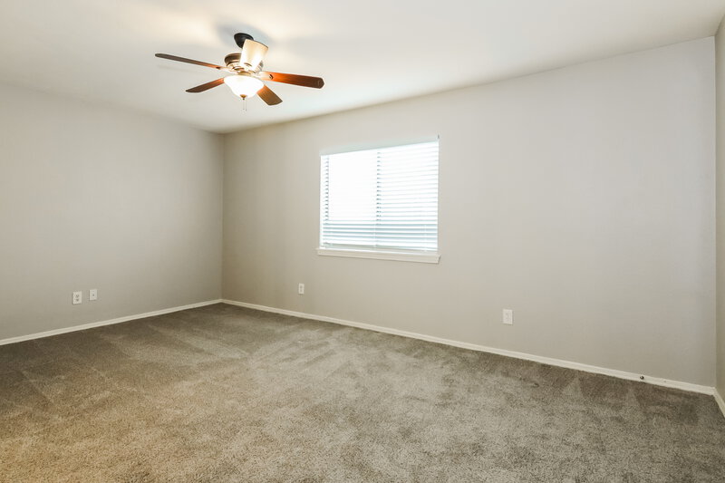 2,040/Mo, 428 Matterhorn Street Cedar Hill, TX 75104 Main Bedroom View