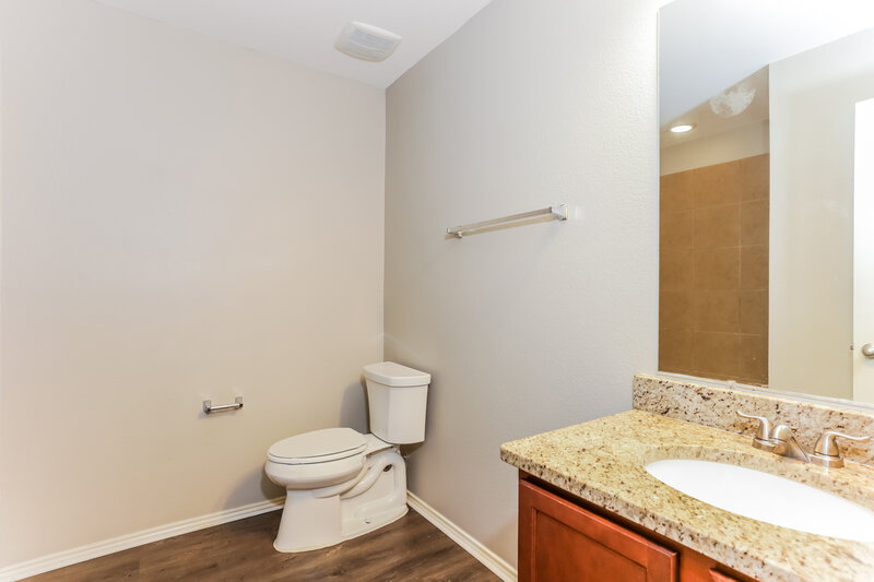 2,370/Mo, 508 Runyan Street Cedar Hill, TX 75104 Bathroom View