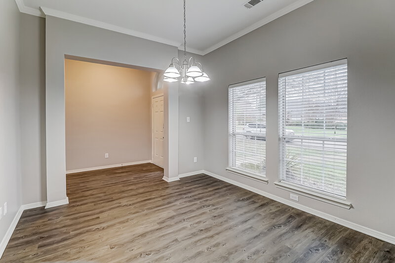 2,550/Mo, 728 Regalwood Dr Desoto, TX 75115 Dining Room View 2