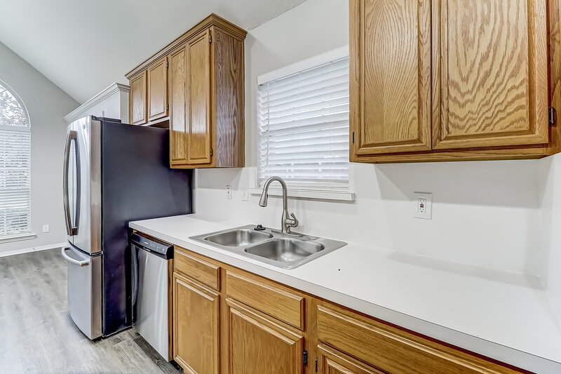 2,550/Mo, 728 Regalwood Dr Desoto, TX 75115 Kitchen View 2
