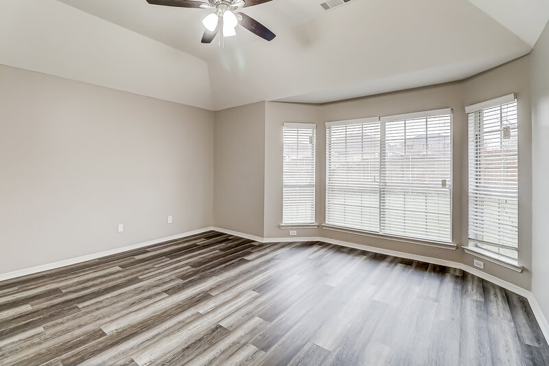 2,550/Mo, 728 Regalwood Dr Desoto, TX 75115 Main Bedroom View