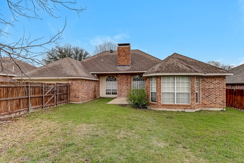 2,550/Mo, 728 Regalwood Dr Desoto, TX 75115 Rear View