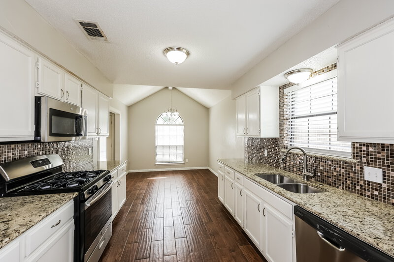 2,395/Mo, 2101 Garner Cir Rowlett, TX 75088 Kitchen View 3