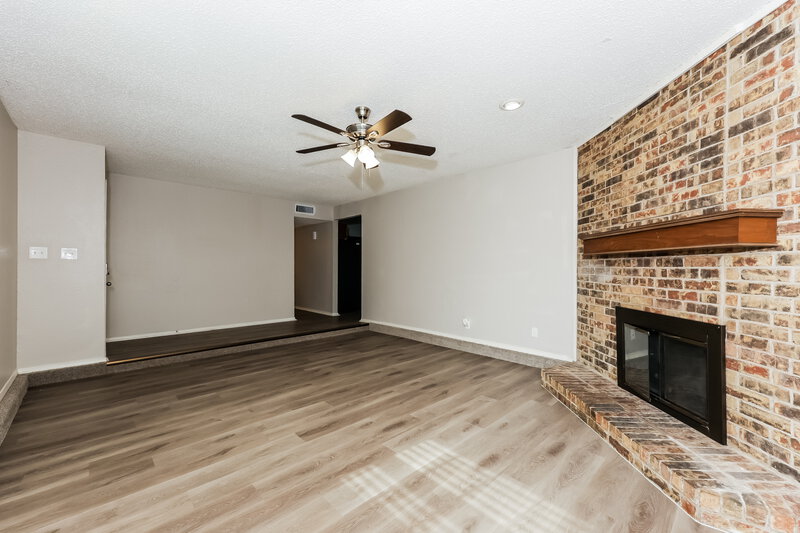2,125/Mo, 4008 Shackelford Drive Mesquite, TX 75150 Living Room View