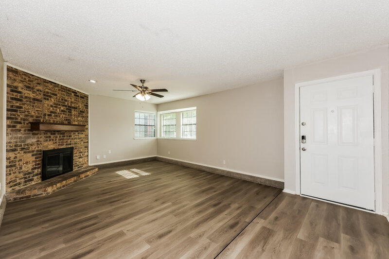 2,125/Mo, 4008 Shackelford Drive Mesquite, TX 75150 Living Room View 3
