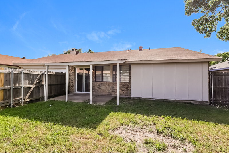 2,125/Mo, 4008 Shackelford Drive Mesquite, TX 75150 Rear View