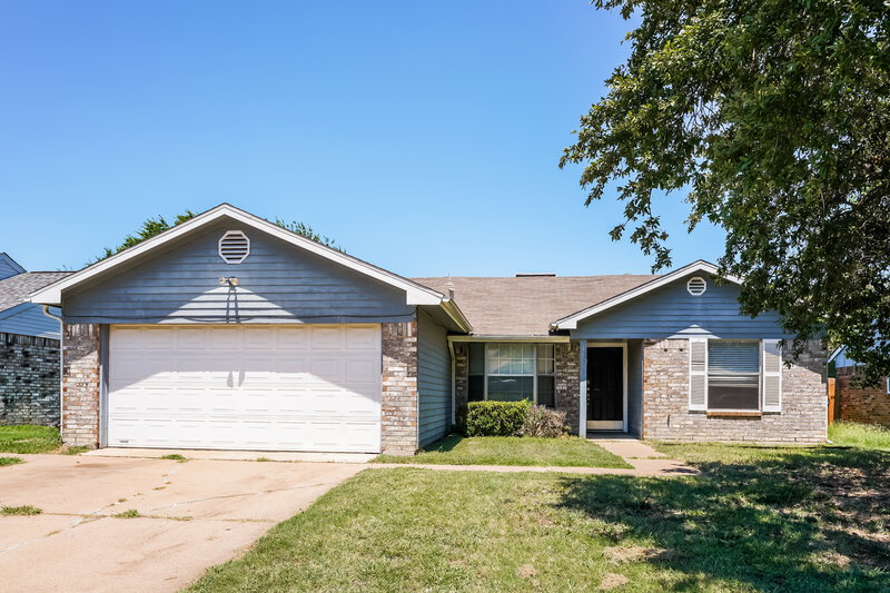 2,025/Mo, 1517 Caplin Dr Arlington, TX 76018 External View