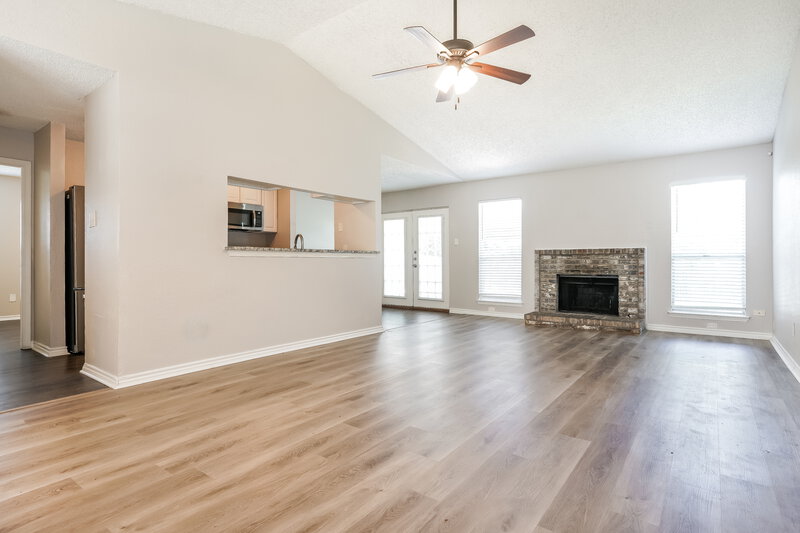 2,025/Mo, 1517 Caplin Dr Arlington, TX 76018 Living Room View