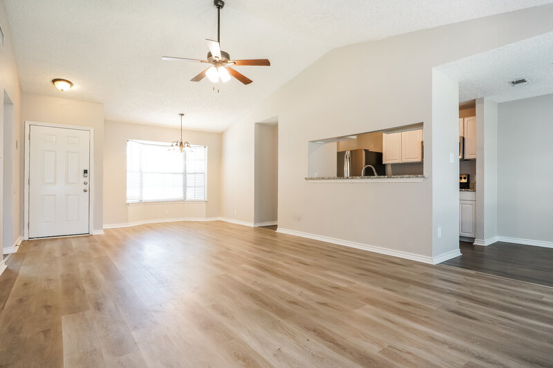 2,025/Mo, 1517 Caplin Dr Arlington, TX 76018 Living Room View 2