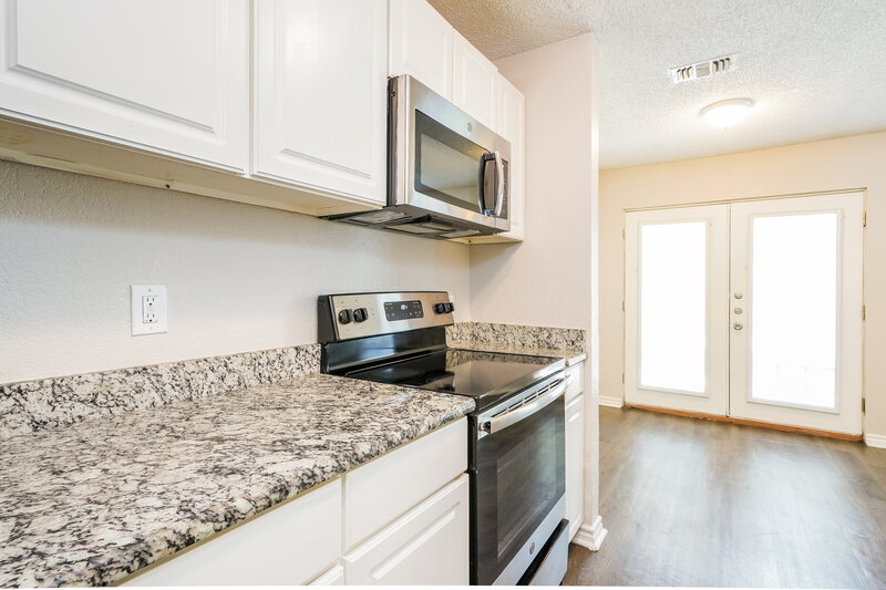 2,025/Mo, 1517 Caplin Dr Arlington, TX 76018 Kitchen View 2