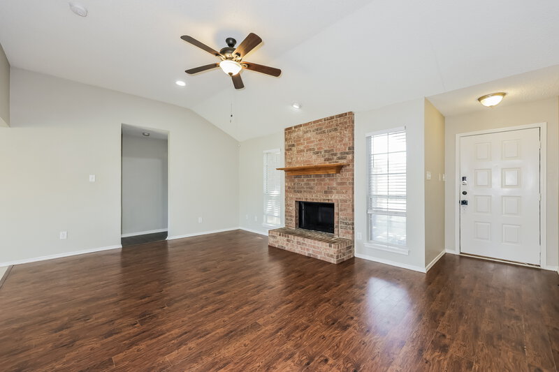 1,880/Mo, 3724 Clear Brook Cir Fort Worth, TX 76123 Living Room View 2