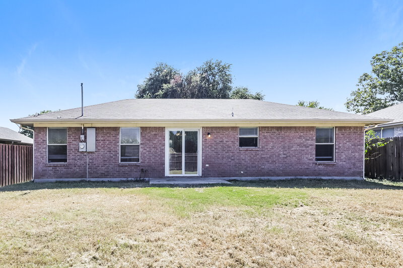 1,880/Mo, 3724 Clear Brook Cir Fort Worth, TX 76123 Rear View