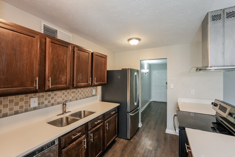 1,925/Mo, 9326 Sophora Dr Dallas, TX 75249 Kitchen View 2