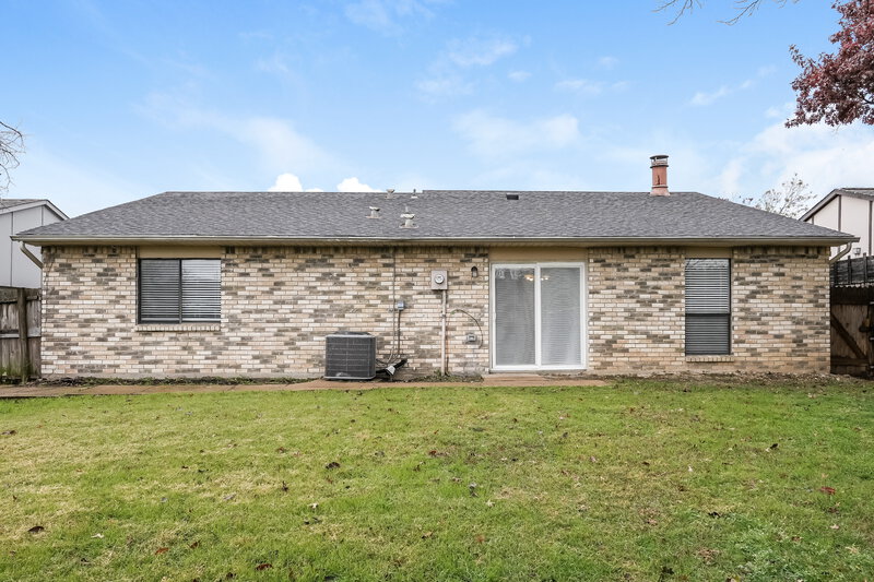 1,925/Mo, 9326 Sophora Dr Dallas, TX 75249 Rear View