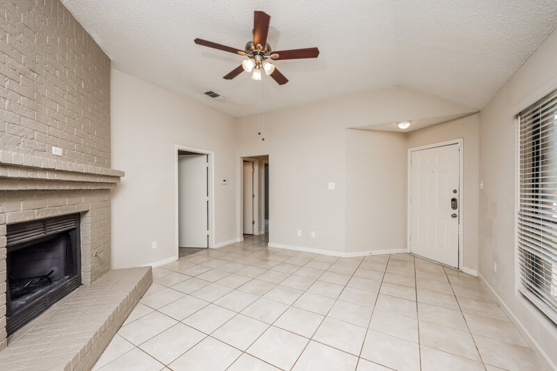 1,930/Mo, 914 S Ballard Ave Wylie, TX 75098 Living Room View 2