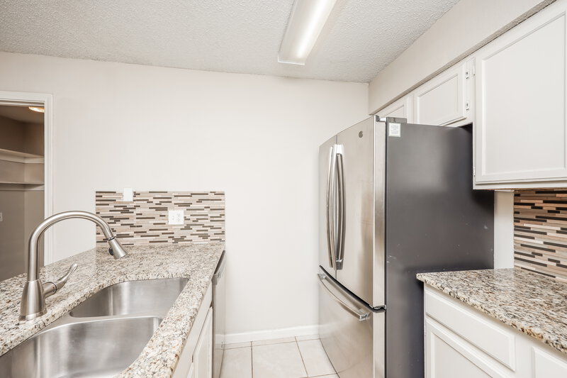 1,930/Mo, 914 S Ballard Ave Wylie, TX 75098 Kitchen View 2
